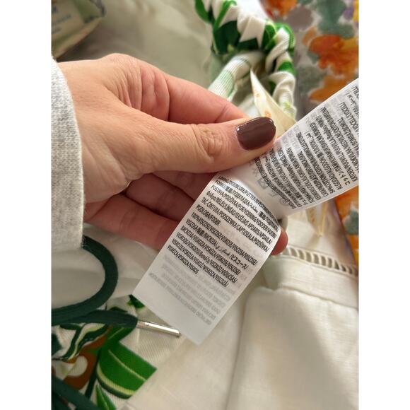 FARM RIO NWT Tie Front Green Printed Shells Cargo Shorts Size Medium - Picture 9 of 9